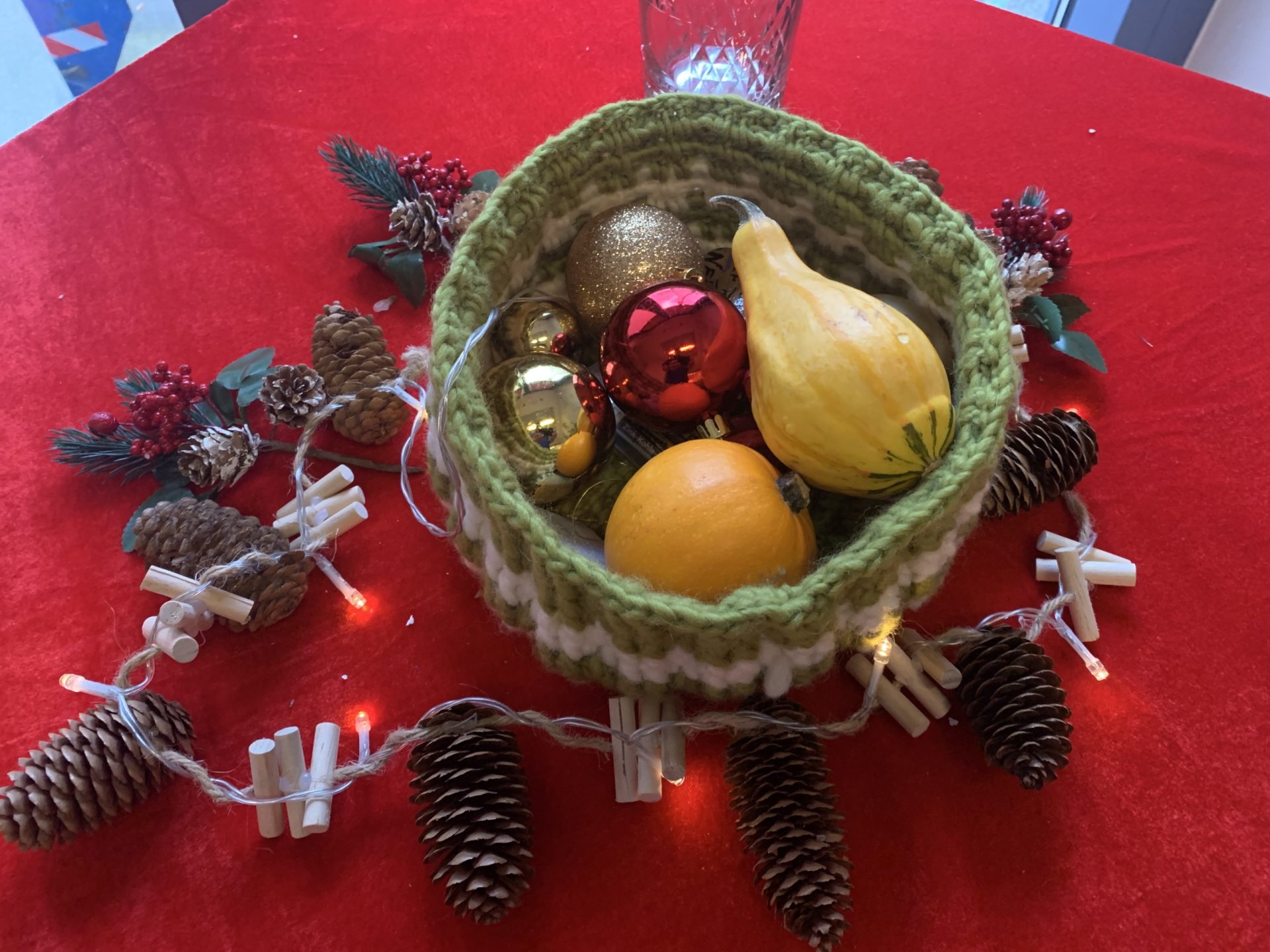 Warteraum verschönert, Wartezeit erleichtert - Bild 2 Deko Weihnachten 2024 1 Scaled 1 Scaled | Warteraum verschönert, Wartezeit erleichtert