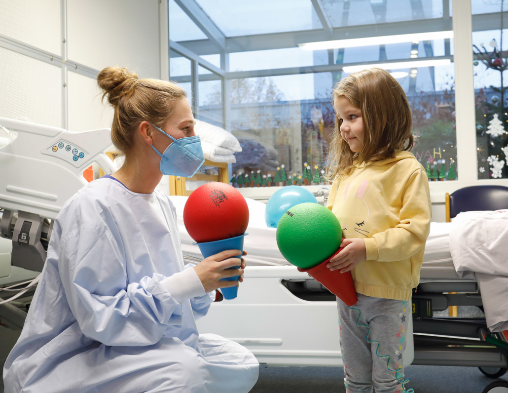 UKD_221220_Sporttherapie-Kinderonkologie-1030x796